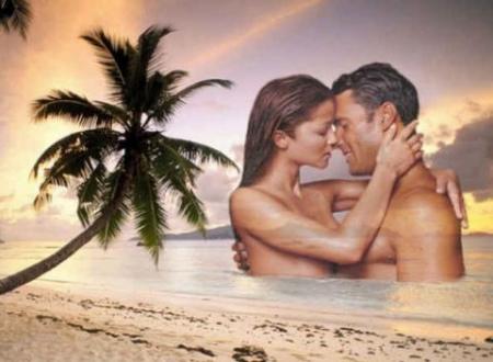 Couple amoureux au bord de mer 