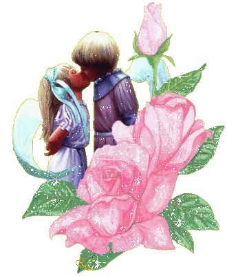 Couple enfants amoureux parmi les roses